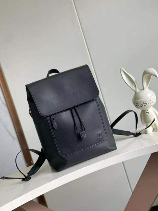 Picture of Louis Vuitton Mens Bags _SKUfw213010133fw